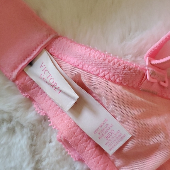 SOLD!! VICTORIA'S SECRET Pink Crystal Bra - 36DD - Picture 8 of 8